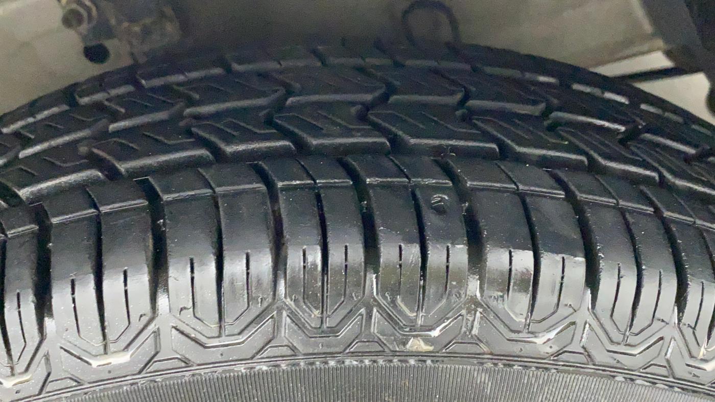2012 Maruti Swift Dzire VXI, Petrol, Manual, 27,758 km, Right Front Tyre Tread