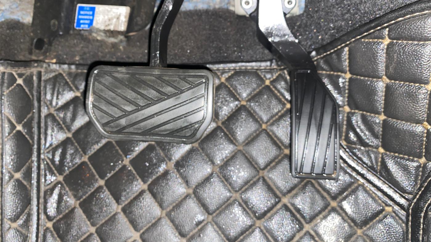 2019 Maruti Vitara Brezza ZDI AMT, Diesel, Automatic, 57,090 km, Pedals