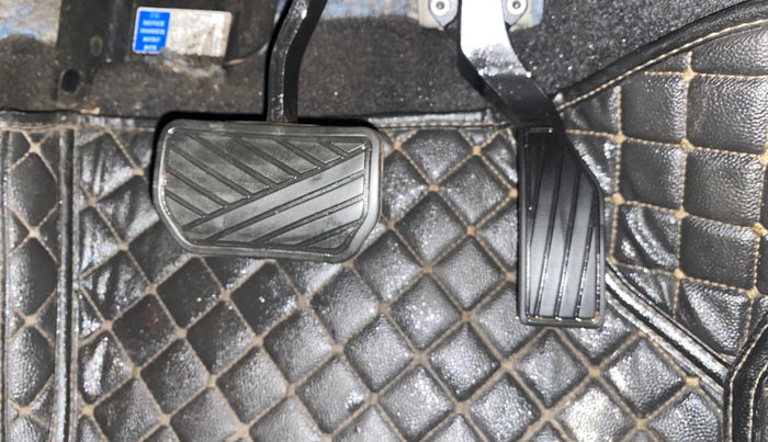 2019 Maruti Vitara Brezza ZDI AMT, Diesel, Automatic, 57,039 km, Pedals