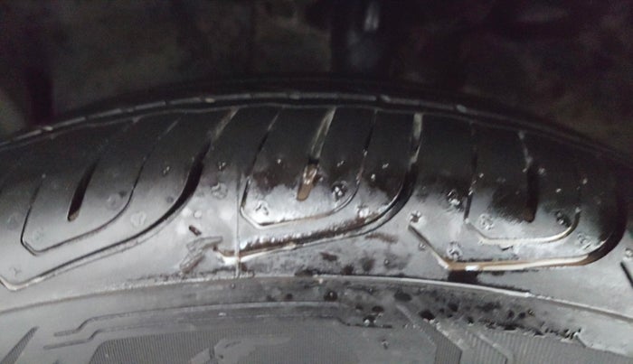 2020 Ford FREESTYLE TITANIUM 1.2 PETROL, Petrol, Manual, 44,732 km, Left Front Tyre Tread