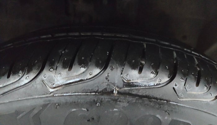 2020 Ford FREESTYLE TITANIUM 1.2 PETROL, Petrol, Manual, 44,732 km, Right Front Tyre Tread