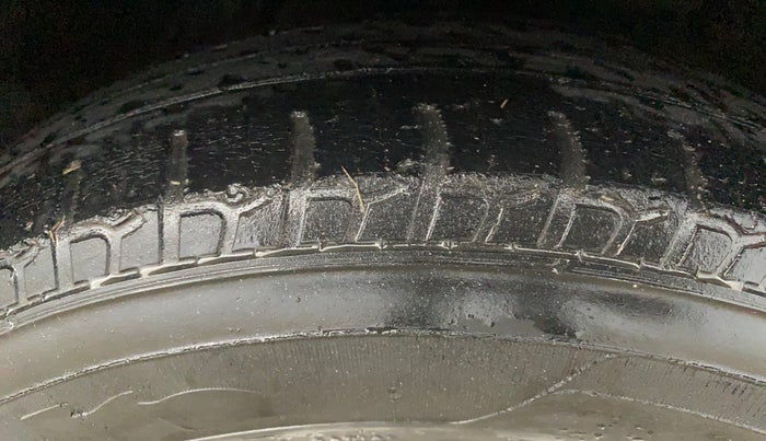 2015 Hyundai i10 SPORTZ 1.1, Petrol, Manual, 43,020 km, Right Front Tyre Tread