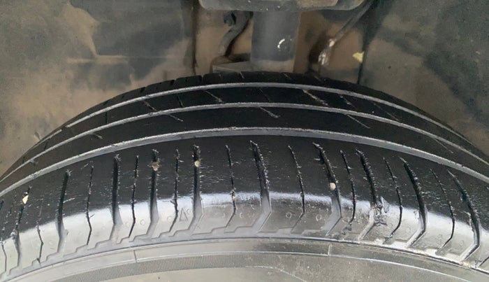 2022 Tata PUNCH ACCOMPLISHED MT, Petrol, Manual, 49,843 km, Left Front Tyre Tread