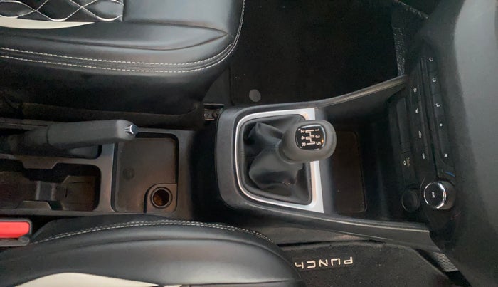 2022 Tata PUNCH ACCOMPLISHED MT, Petrol, Manual, 49,843 km, Gear Lever