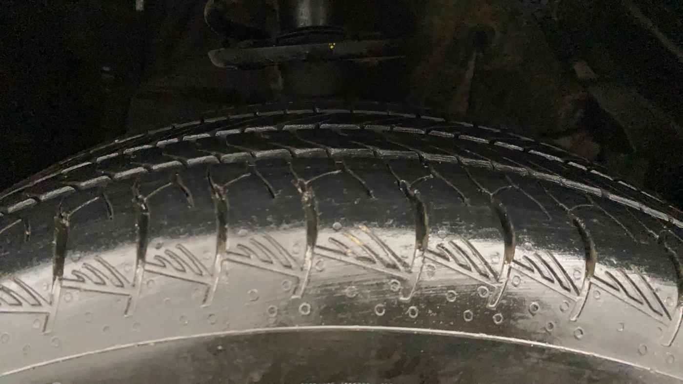 2023 Maruti Grand Vitara ALPHA SMART HYBRID, Petrol, Manual, 35,536 km, Right Front Tyre Tread