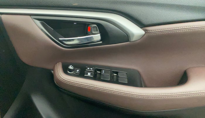 2023 Maruti Grand Vitara ALPHA SMART HYBRID, Petrol, Manual, 35,536 km, Driver Side Door Panels Control