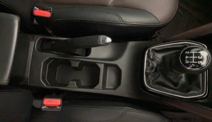 2023 Maruti Grand Vitara ALPHA SMART HYBRID, Petrol, Manual, 35,536 km, Gear Lever