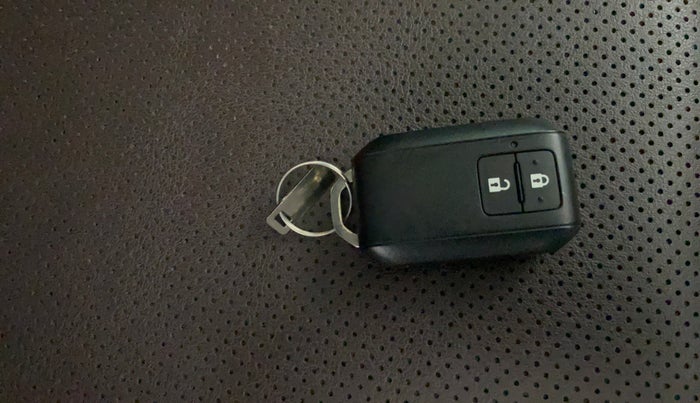 2023 Maruti Grand Vitara ALPHA SMART HYBRID, Petrol, Manual, 35,536 km, Key Close Up