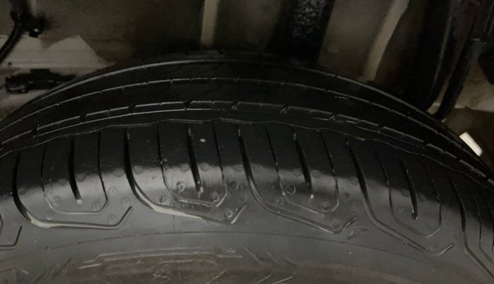 2022 Tata Tiago XT CNG, CNG, Manual, 27,376 km, Left Rear Tyre Tread