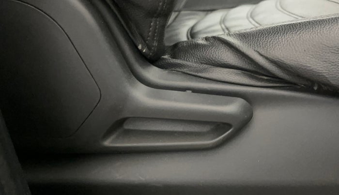 2022 Tata Tiago XT CNG, CNG, Manual, 27,376 km, Driver Side Adjustment Panel