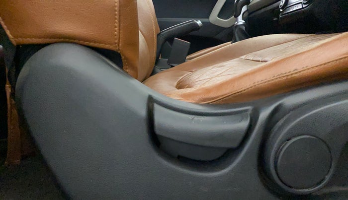 2016 Hyundai Creta SX PLUS 1.6 PETROL, Petrol, Manual, 55,716 km, Driver Side Adjustment Panel