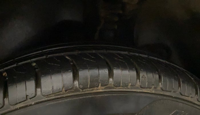 2016 Hyundai Creta SX PLUS 1.6 PETROL, Petrol, Manual, 55,716 km, Left Rear Tyre Tread