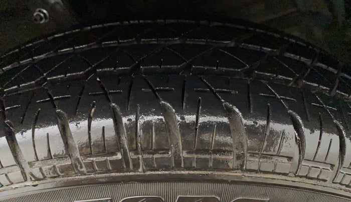 2012 Maruti Swift Dzire VXI, Petrol, Manual, 29,636 km, Left Front Tyre Tread