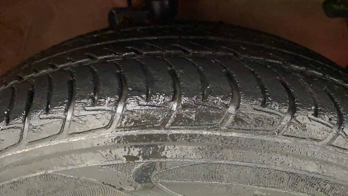 2017 Maruti Celerio ZXI AMT, Petrol, Automatic, 69,405 km, Right Front Tyre Tread
