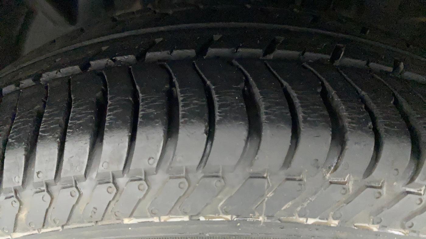 2015 Ford Ecosport TITANIUM 1.5L PETROL AT, Petrol, Automatic, 28,455 km, Left Front Tyre Tread