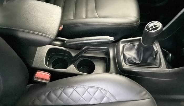 2022 Maruti Vitara Brezza LXI, Petrol, Manual, 39,255 km, Gear Lever