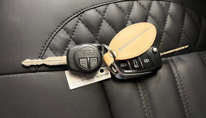 2022 Maruti Vitara Brezza LXI, Petrol, Manual, 39,255 km, Key Close Up