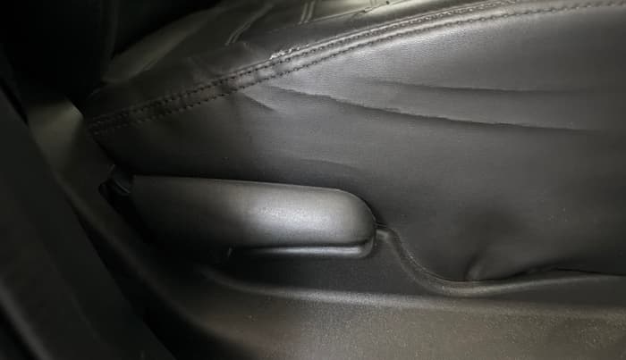 2022 Maruti Vitara Brezza LXI, Petrol, Manual, 39,255 km, Driver Side Adjustment Panel
