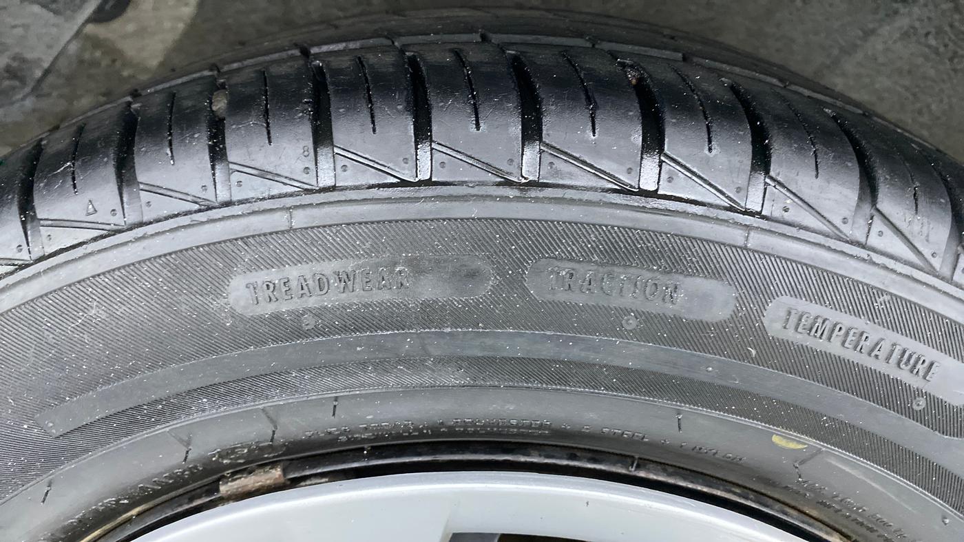 2012 Hyundai i20 MAGNA O 1.2, Petrol, Manual, 66,222 km, Right Rear Tyre Tread
