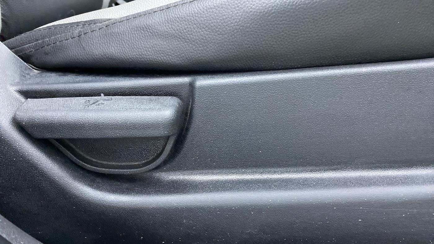 2012 Hyundai i20 MAGNA O 1.2, Petrol, Manual, 66,222 km, Driver Side Adjustment Panel