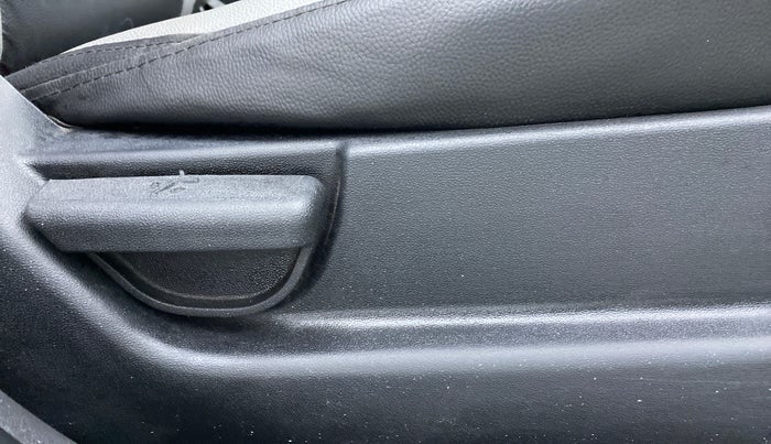 2012 Hyundai i20 MAGNA O 1.2, Petrol, Manual, 66,222 km, Driver Side Adjustment Panel