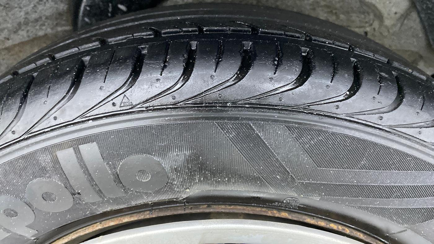 2012 Hyundai i20 MAGNA O 1.2, Petrol, Manual, 66,222 km, Left Rear Tyre Tread