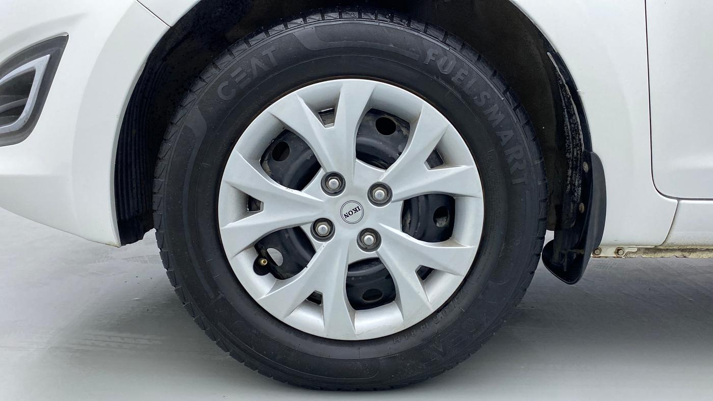 2012 Hyundai i20 MAGNA O 1.2, Petrol, Manual, 66,222 km, Left Front Wheel