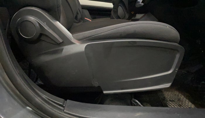 2022 Tata PUNCH PURE MT, Petrol, Manual, 22,591 km, Driver Side Adjustment Panel