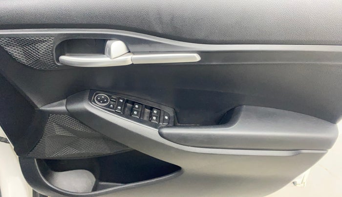 2019 KIA SELTOS HTK PLUS 1.5, Petrol, Manual, 78,112 km, Driver Side Door Panels Control