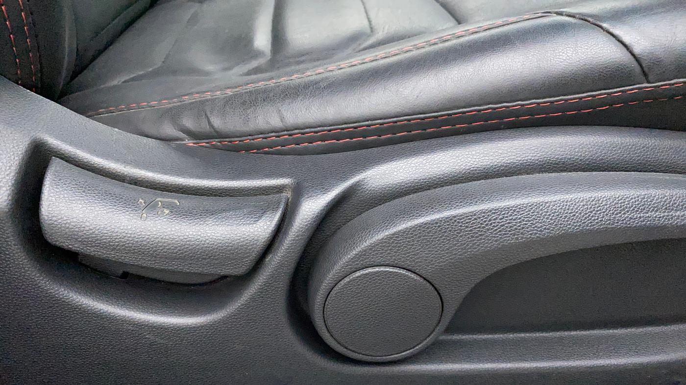 2017 Hyundai Creta SX PLUS 1.6 PETROL, Petrol, Manual, 80,736 km, Driver Side Adjustment Panel
