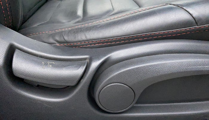 2017 Hyundai Creta SX PLUS 1.6 PETROL, Petrol, Manual, 80,736 km, Driver Side Adjustment Panel