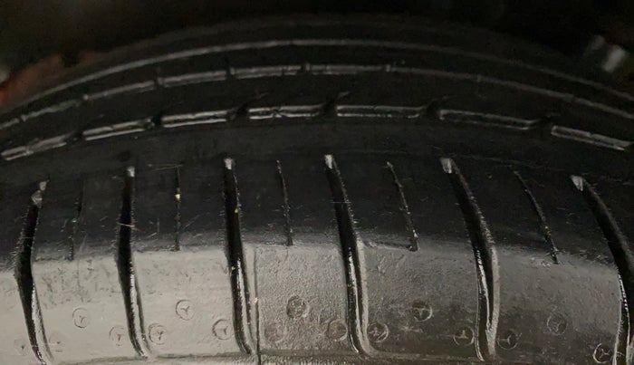 2017 Hyundai Creta SX PLUS 1.6 PETROL, Petrol, Manual, 80,736 km, Left Rear Tyre Tread