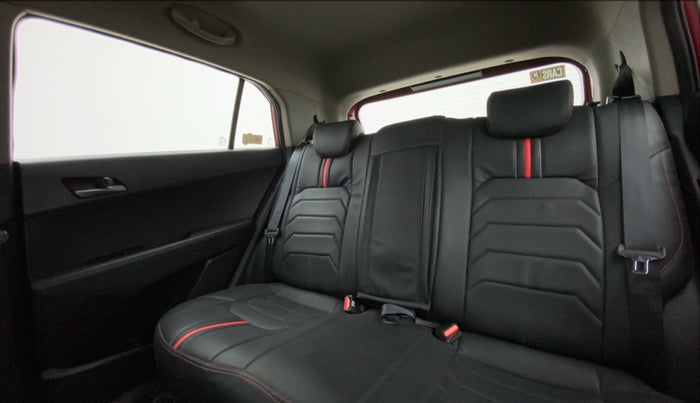 2017 Hyundai Creta SX PLUS 1.6 PETROL, Petrol, Manual, 80,736 km, Right Side Rear Door Cabin