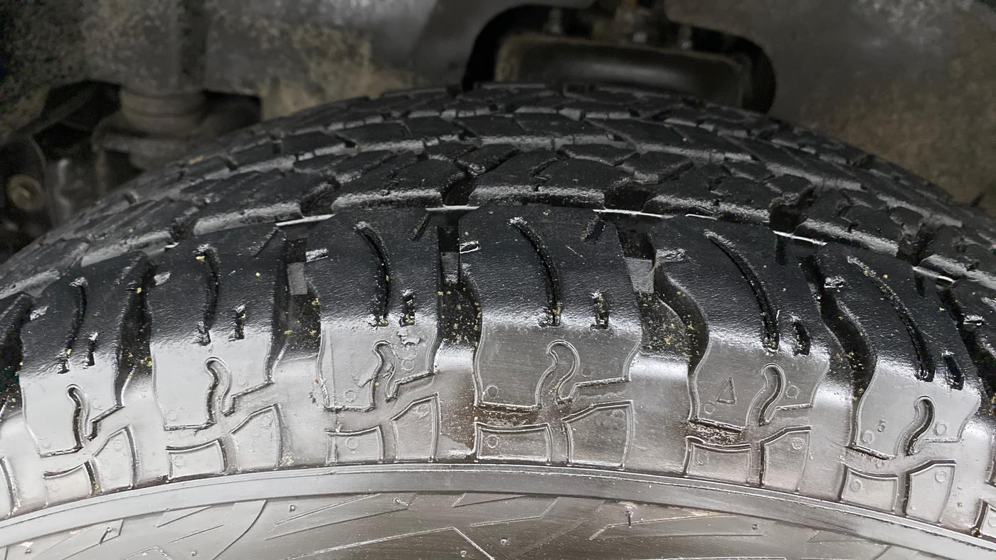2021 Mahindra Thar LX PETROL HT 4WD AT, Petrol, Automatic, 9,473 km, Left Front Tyre Tread