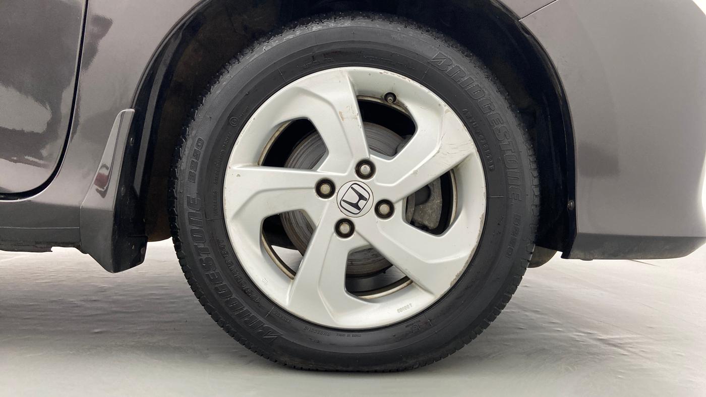 2015 Honda City V MT PETROL, Petrol, Manual, 80,094 km, Right Front Wheel
