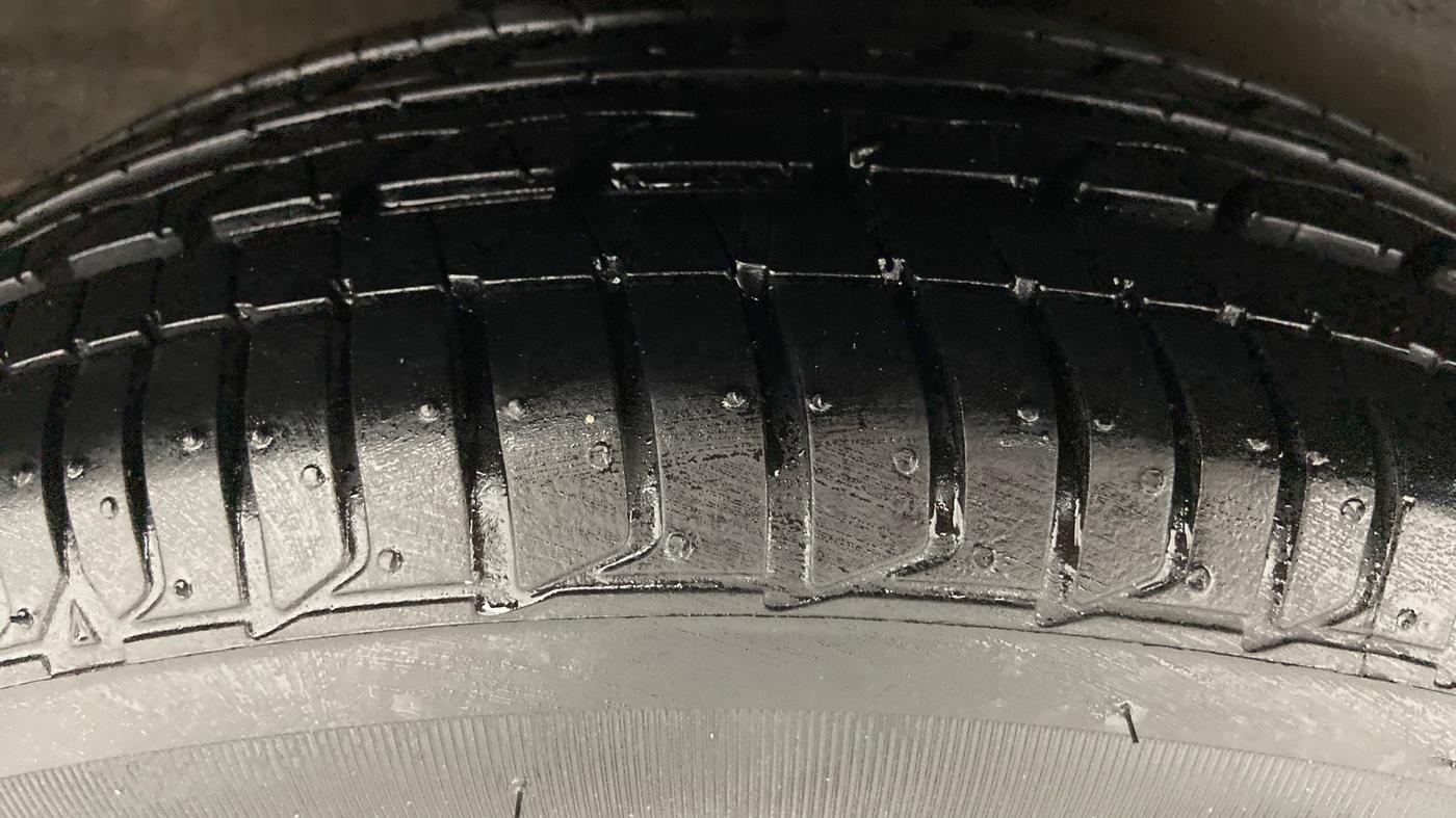 2015 Honda City V MT PETROL, Petrol, Manual, 80,094 km, Right Rear Tyre Tread