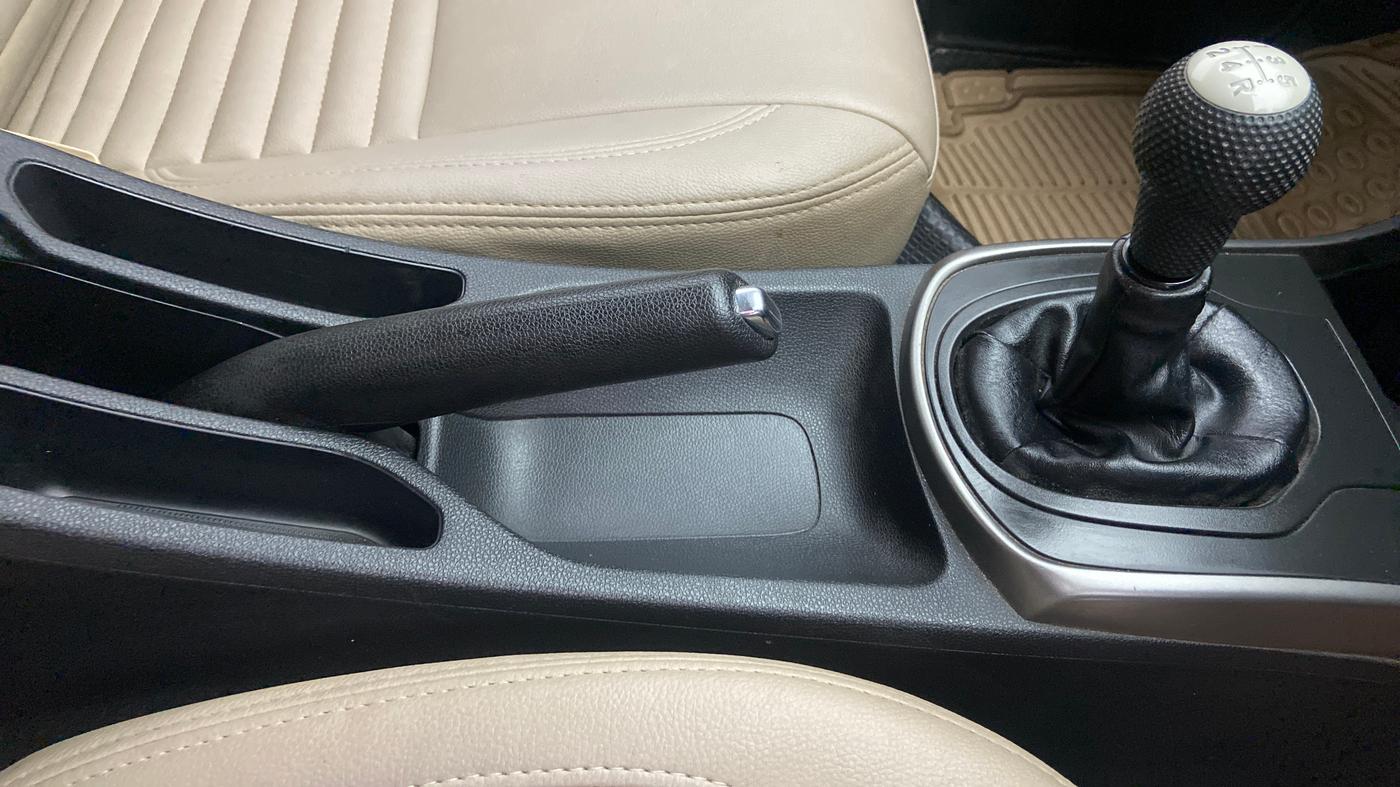 2015 Honda City V MT PETROL, Petrol, Manual, 80,094 km, Gear Lever