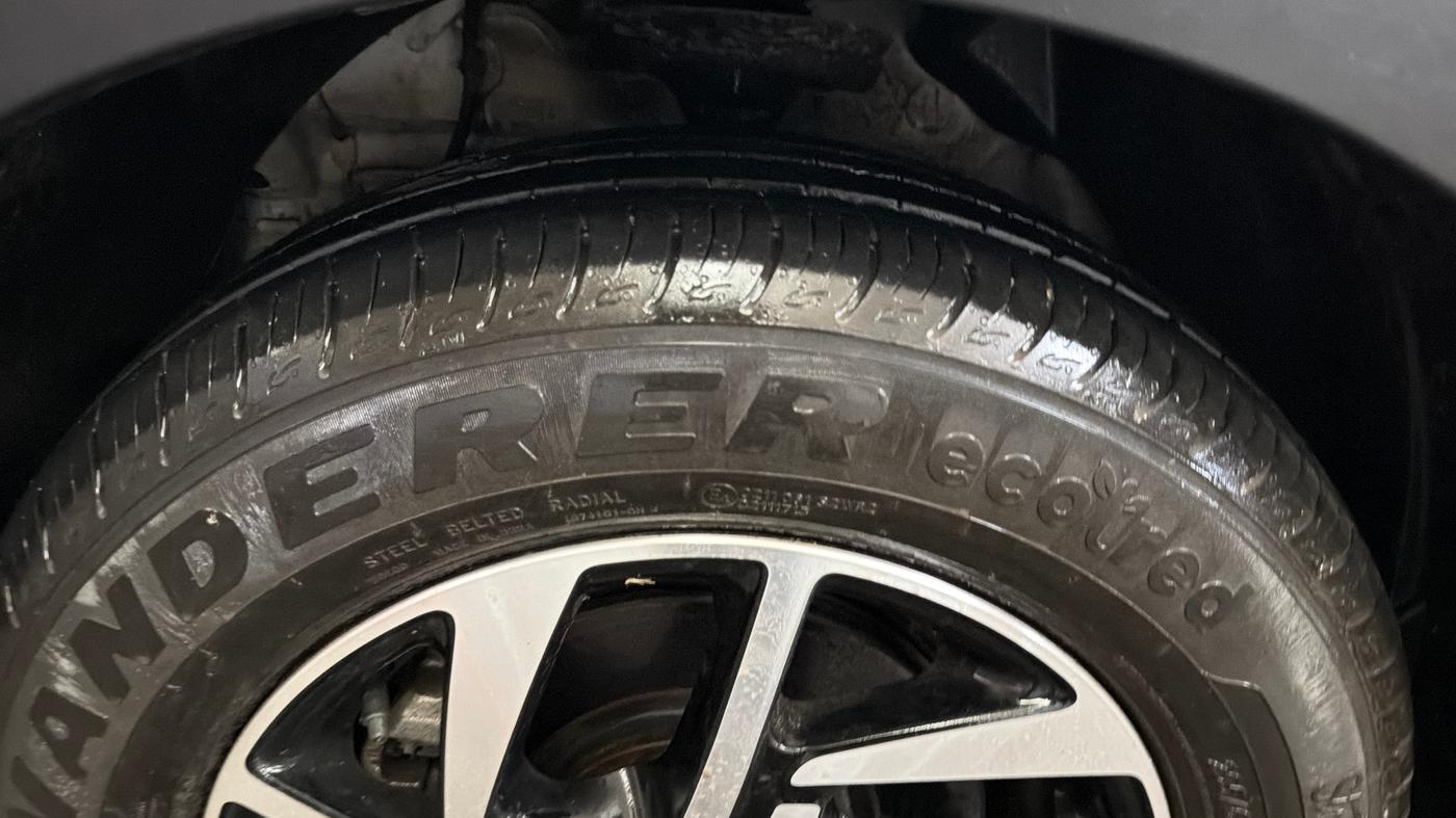 2025 Mahindra XUV 3XO AX5 1.2 L TCMPFi, Petrol, Manual, 5,026 km, Left Front Tyre Tread