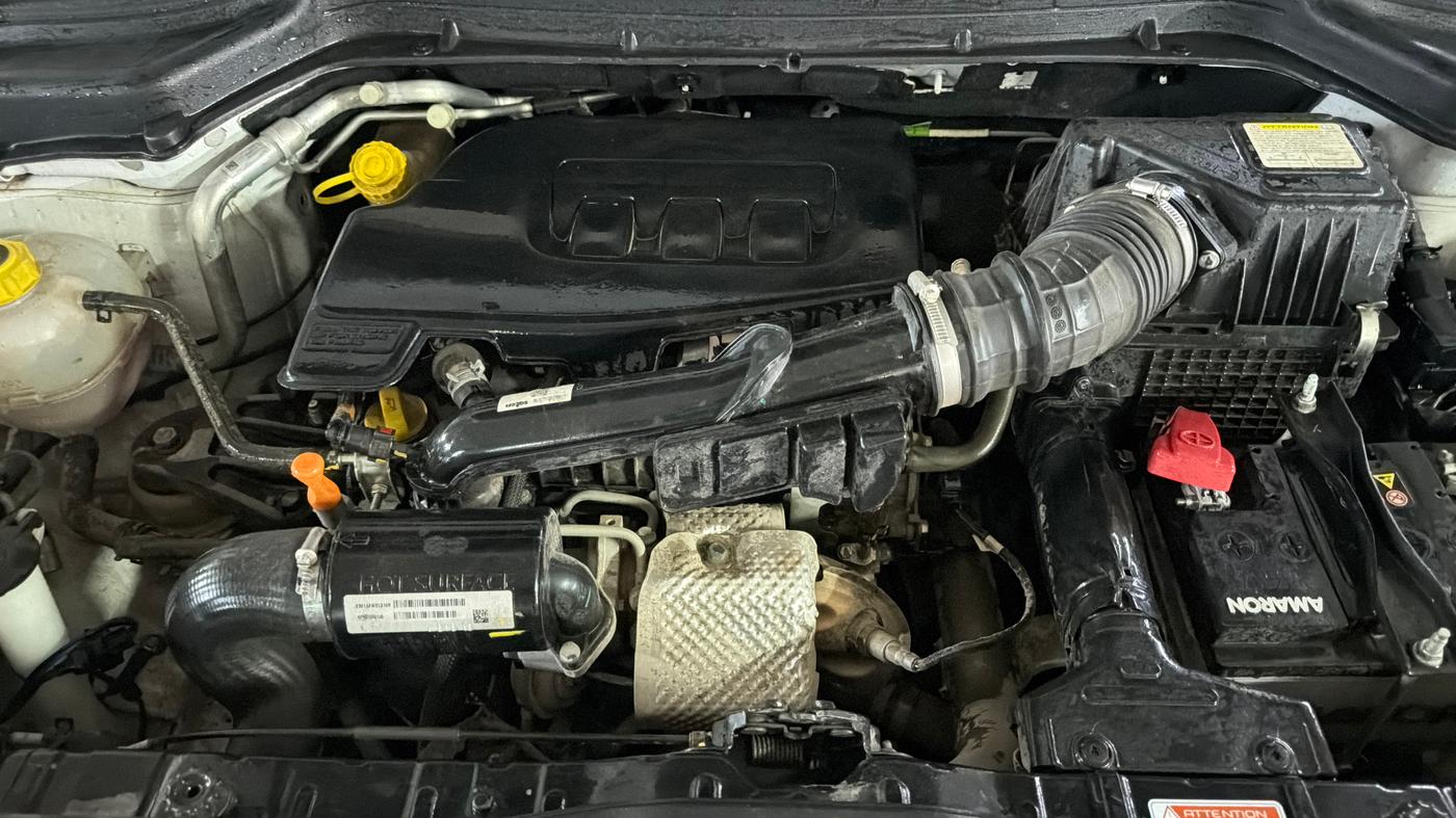 2025 Mahindra XUV 3XO AX5 1.2 L TCMPFi, Petrol, Manual, 5,026 km, Engine View