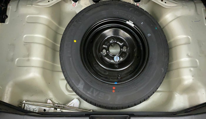 2019 Maruti Alto LXI, Petrol, Manual, 26,303 km, Dicky (Boot door) - Tool missing