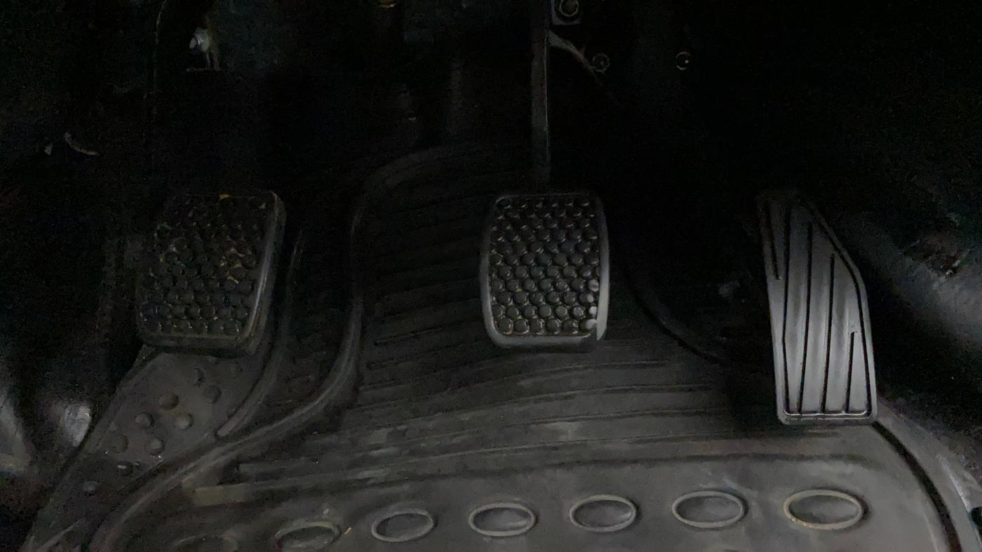 2019 Maruti Alto LXI, Petrol, Manual, 26,303 km, Pedals