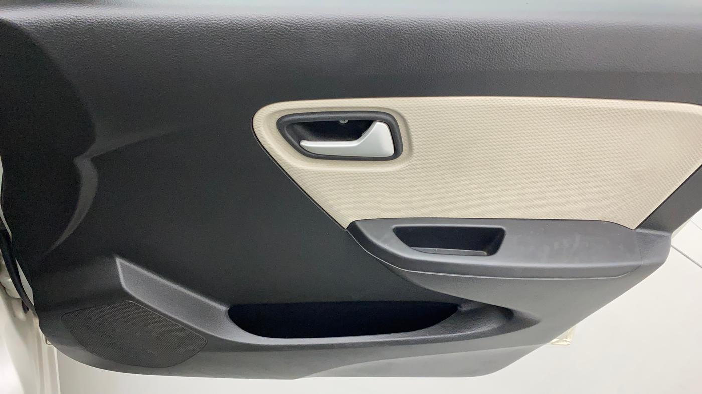 2019 Maruti Alto LXI, Petrol, Manual, 26,303 km, Driver Side Door Panels Control