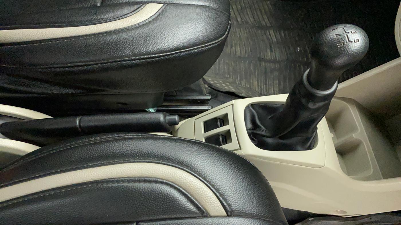 2019 Maruti Alto LXI, Petrol, Manual, 26,303 km, Gear Lever