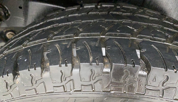 2021 Mahindra Thar LX  P 4WD AT CONVERTIBLE, Petrol, Automatic, 18,357 km, Left Rear Tyre Tread