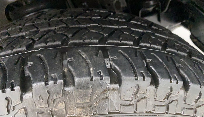 2021 Mahindra Thar LX  P 4WD AT CONVERTIBLE, Petrol, Automatic, 18,357 km, Right Front Tyre Tread