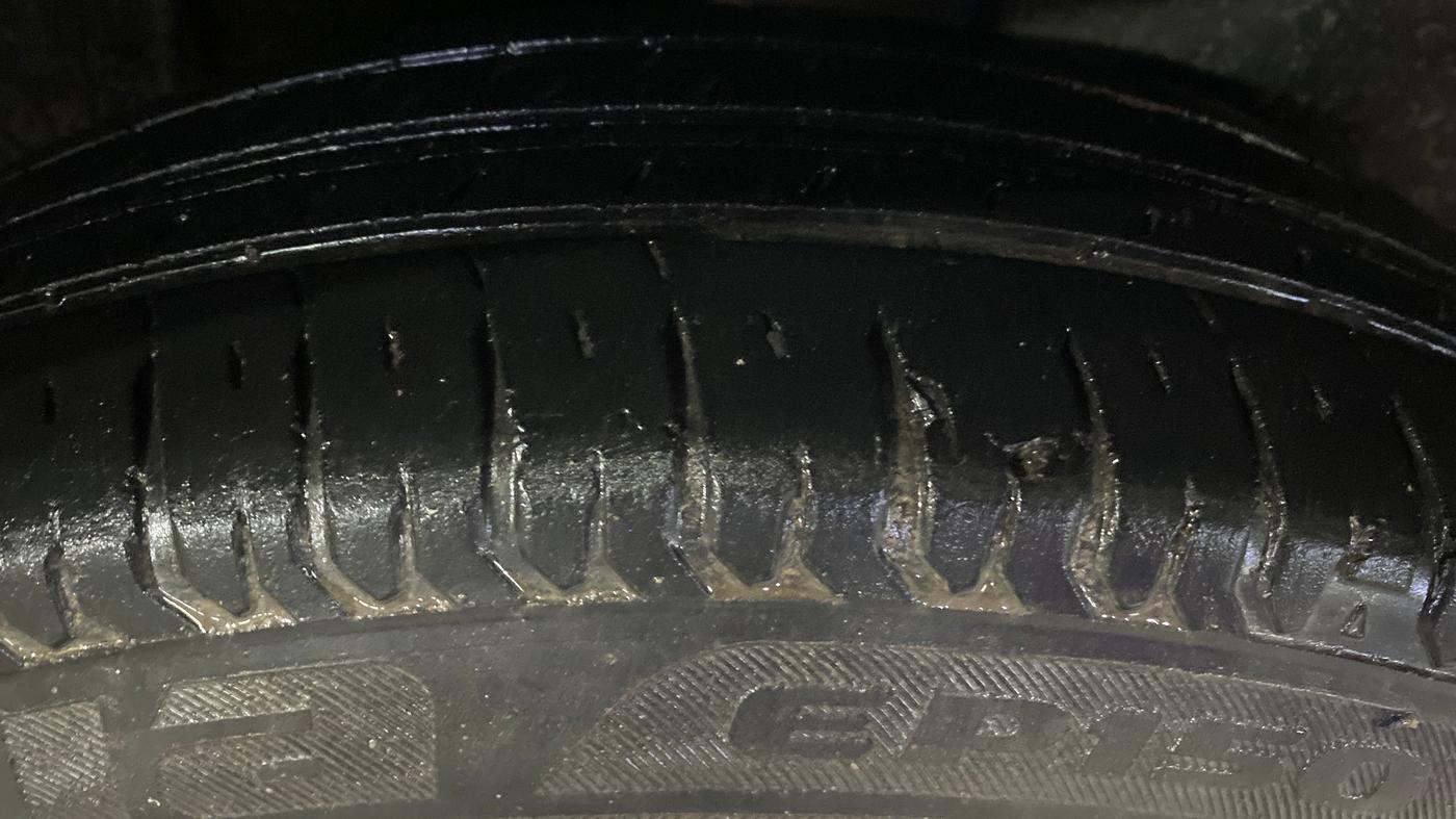 2023 Tata ALTROZ XE CNG, CNG, Manual, 65,622 km, Left Rear Tyre Tread