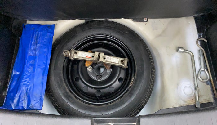 2013 Maruti Swift VXI, Petrol, Manual, 92,239 km, Spare Tyre