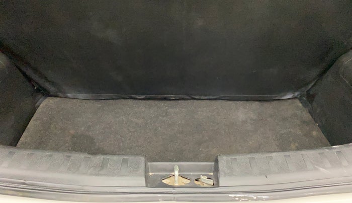 2013 Maruti Swift VXI, Petrol, Manual, 92,239 km, Boot Inside