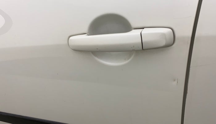 2013 Maruti Swift VXI, Petrol, Manual, 92,239 km, Front passenger door - Slightly dented