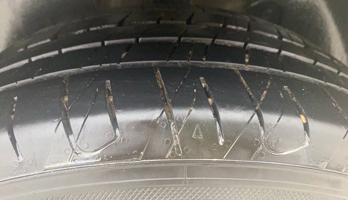 2021 KIA SELTOS HTE 1.5 PETROL, CNG, Manual, 24,050 km, Left Rear Tyre Tread